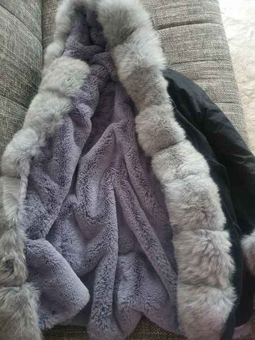 Vand haina cu blana de vulpe si iepure