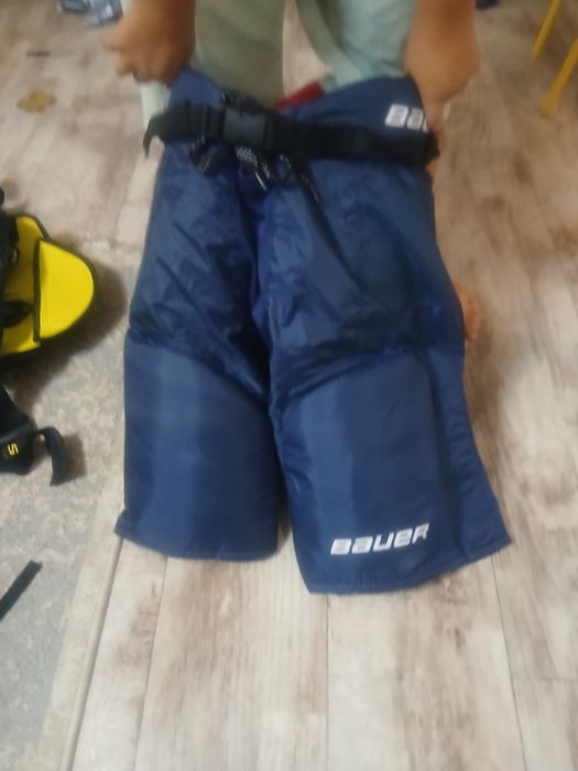 Продам всю хокейную форму