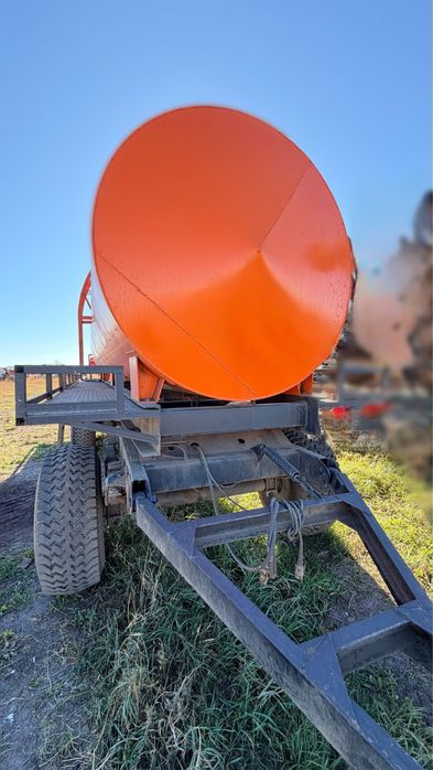 Продам РЖТ.18 куб с насосом