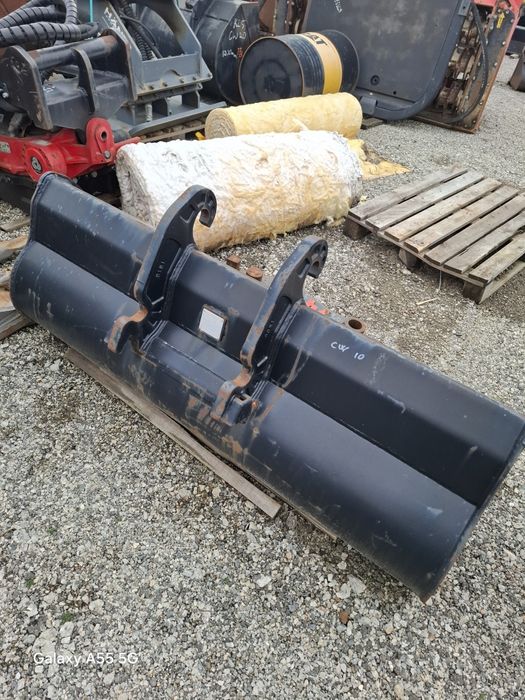 Cuplaj rapid mecanic + cupă taluz mecanică CW 10 bolț 45 la cuplaj