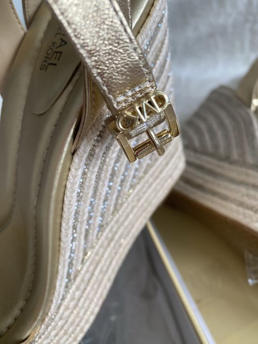 Босоножки от Michael Kors