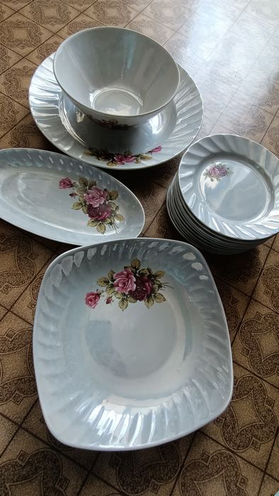 Наборы столовой посуды