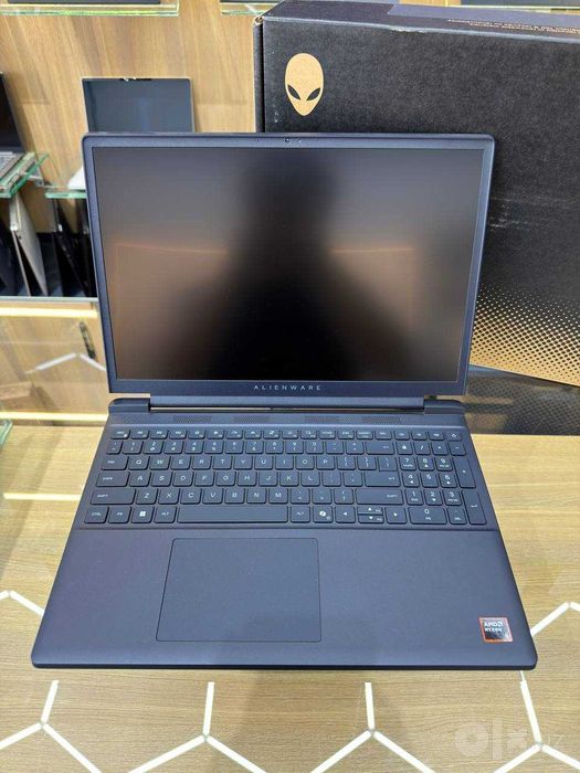 Noutbuk Dell Alienware 15  Ryzen 5 220 RTX4050 16/512GB 15.3 IPS 165hz