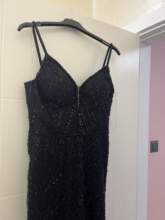 Черна бална рокля