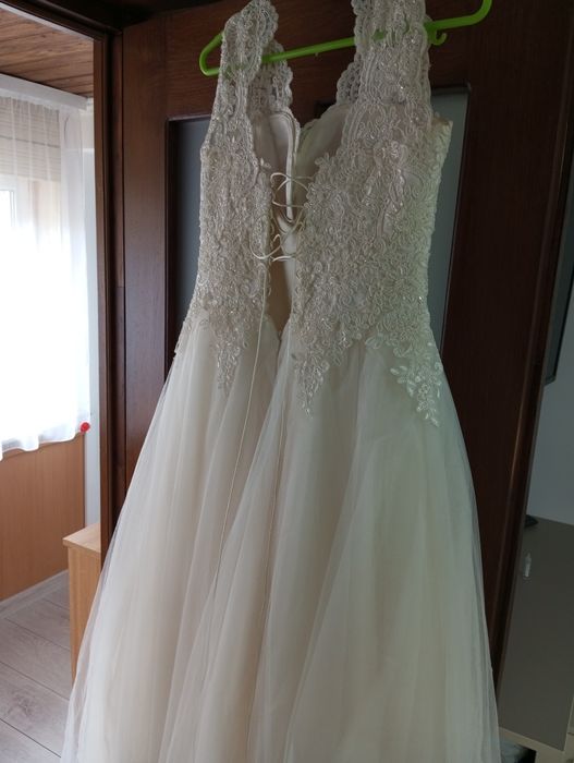 Vând rochie de mireasă