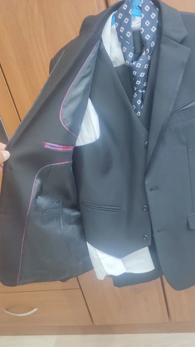 Продам костюм мальчиковый