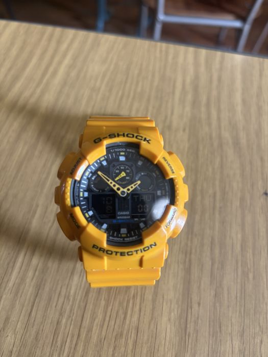 Цифров часовник G-Shock, Жълт