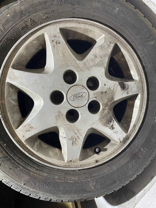 Vand jante originale Ford 15” + anvelope de iarna Kormoran– SET COMPLET