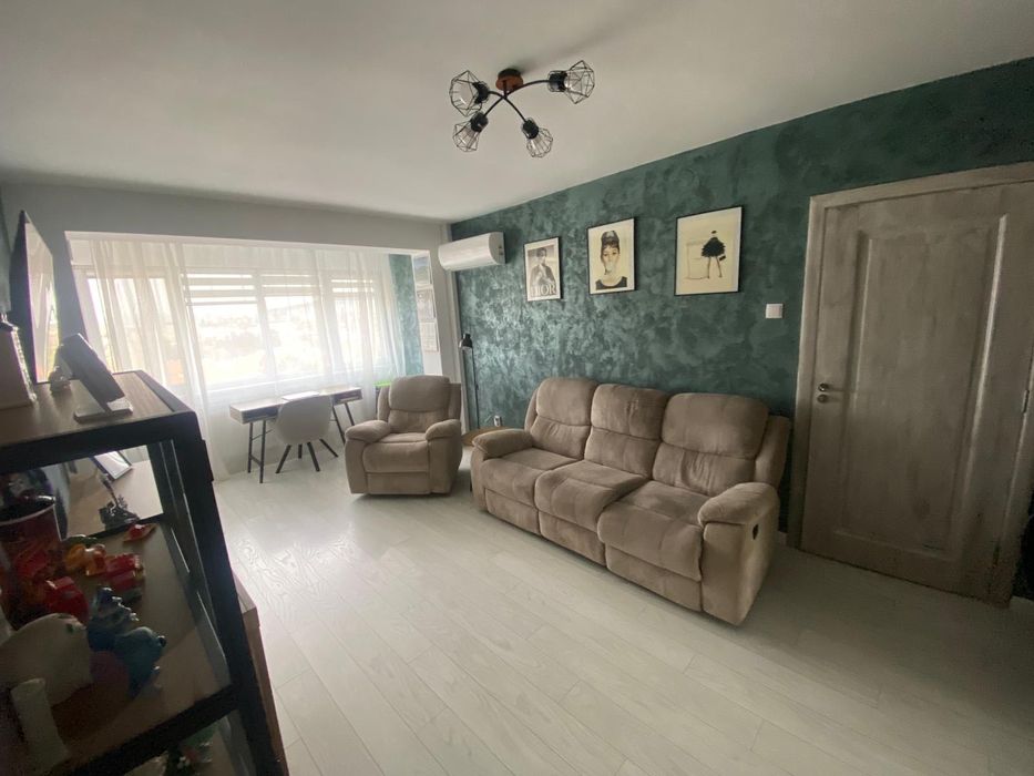 Apartament luminos si spatios cu 2 camere cu panorama superba recent renovat interior-exterior in Targu Mures str. Libertatii