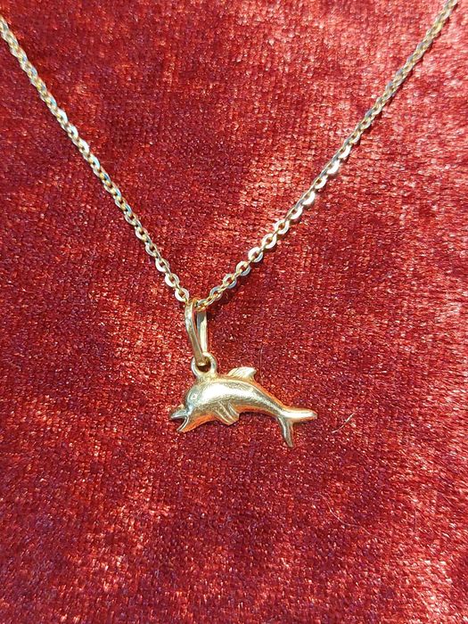 Золотой кулон дельфин