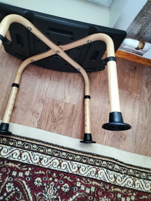 Стул для купания пожилых людей