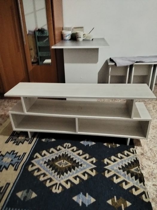 продам тв тумбы две