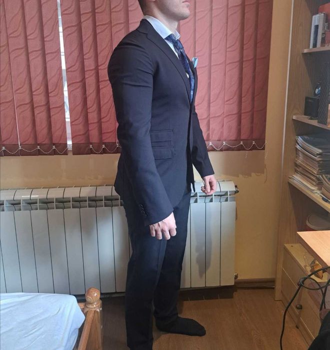 Стилен италиански костюм с риза и вратовръзка. РАЗМЕР (М)