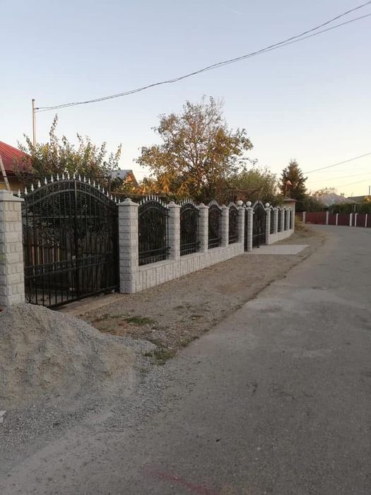 Boltari amprentati pentru gard. Gard din beton
