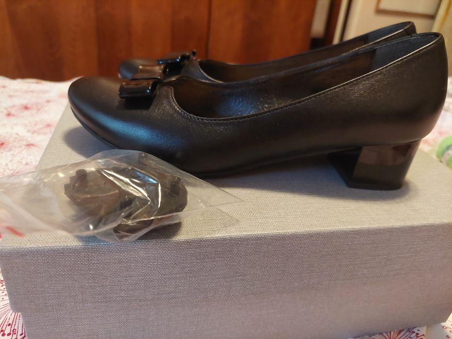 Официални обувки естествена кожа Roberto Venuti 38 номер