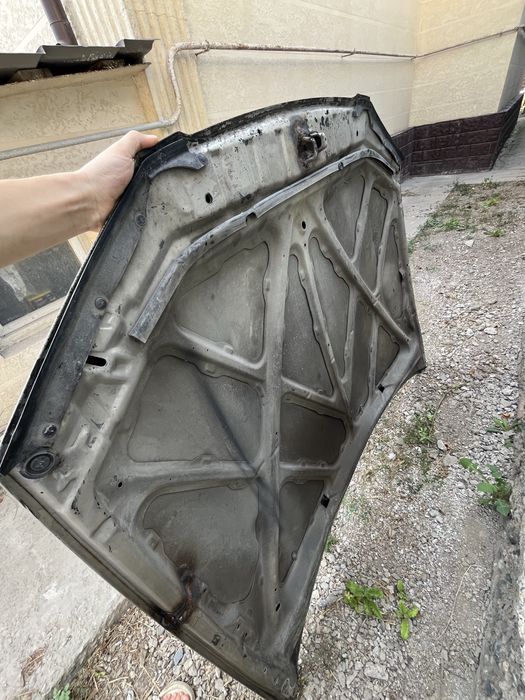 Капот    камри 25