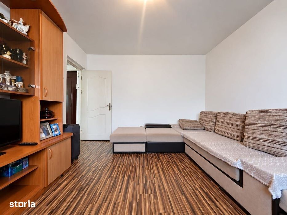 Apartament cu 3 camere de vânzare | Inel 2, Constanța | Etaj 1/4