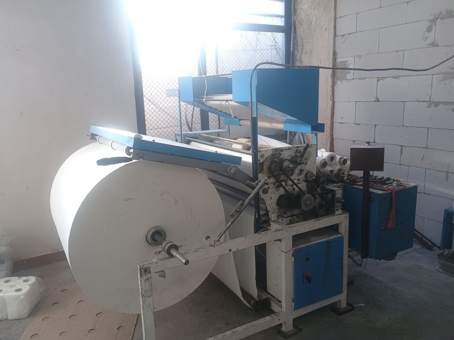 Машина за тоалетна хартия