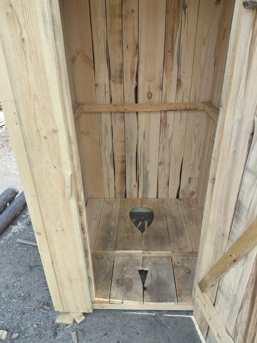 Туалеты, будки для собак, доски, бруски