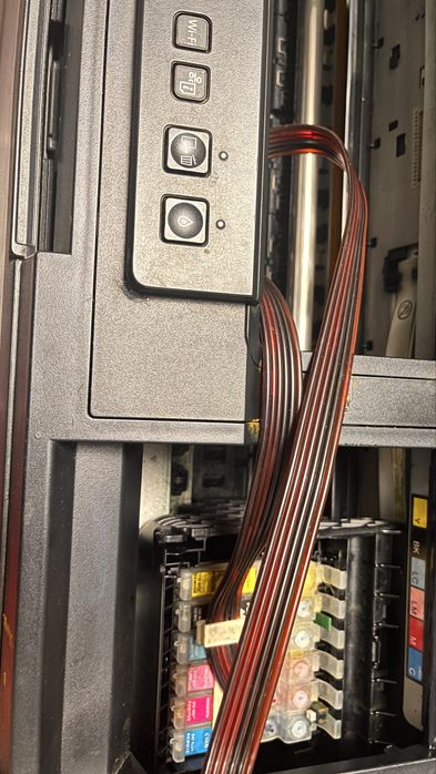 Imprimanta Epson 1500w functionala necesita curatare cap printare