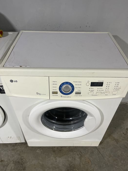 Стиральная машина в рабочем состояние