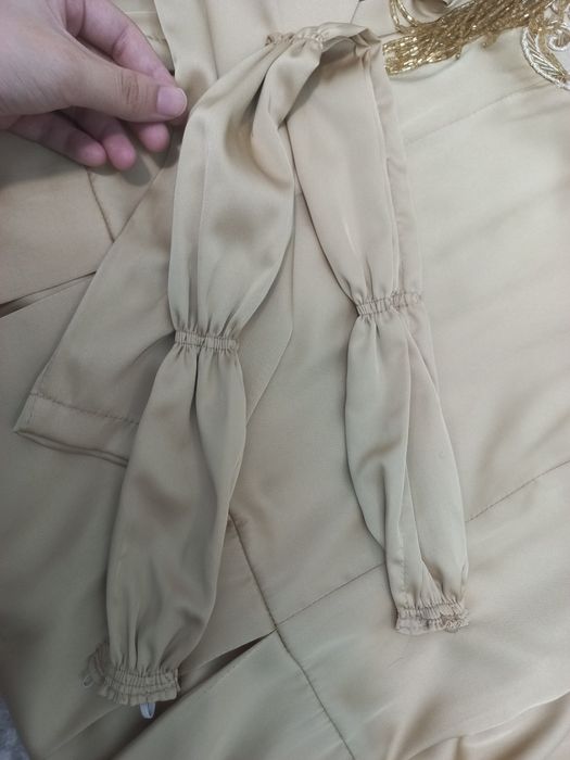 Вечерное скромное платье