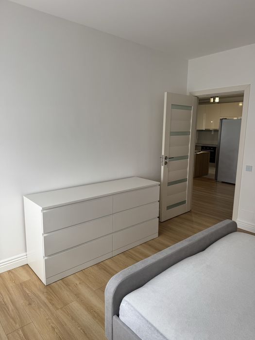 Inchiriez apartament Floresti