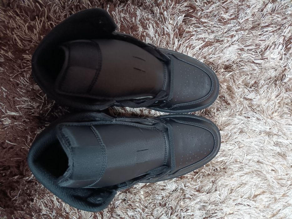 Air Jordan 1 Mid нови