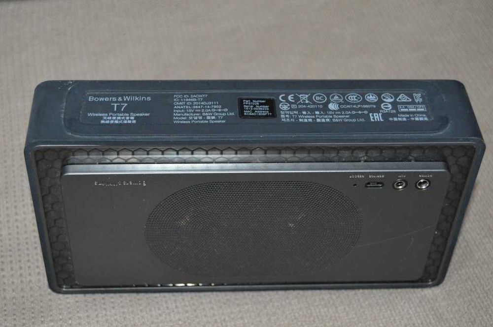 Boxa Bluetooth Bowers & Wilkins T7 - citeste anuntul