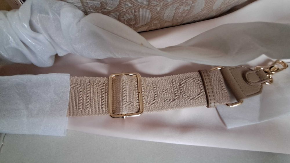 ЧИСТО Нова !!  Liu JO