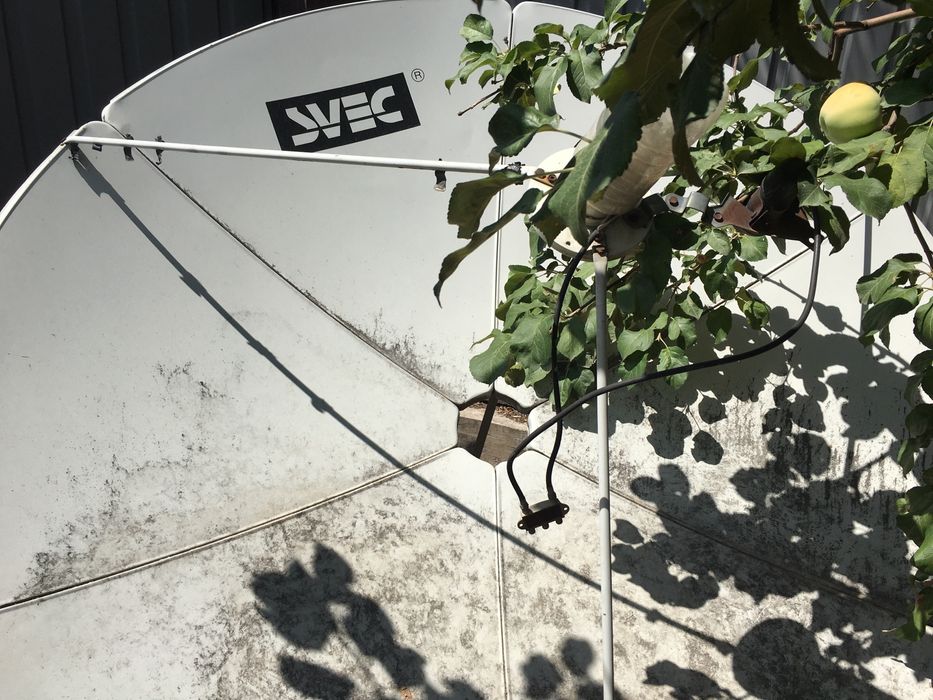 Продам спутниковую тв-антенну Svec диаметр 1.8