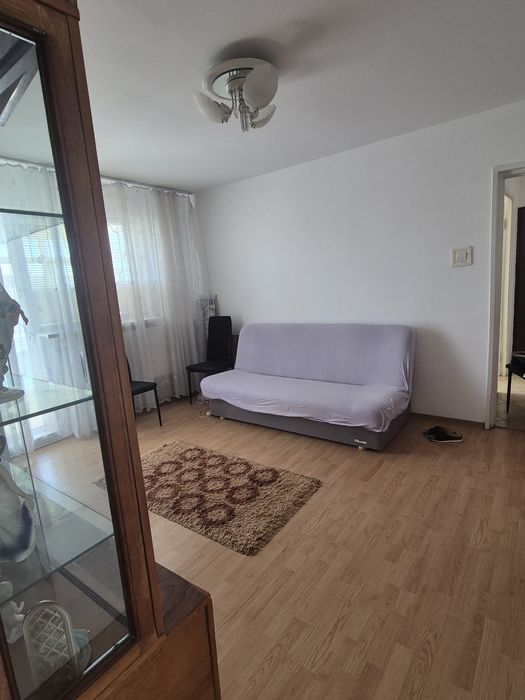 Proprietar,vând apartament 2 camere semi.conf 1 Craiovita Noua et.4/4,