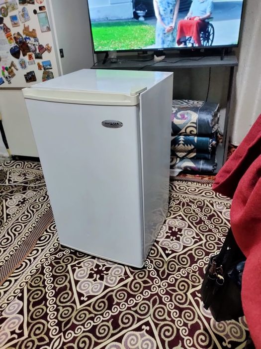 Офисный мини холодильник