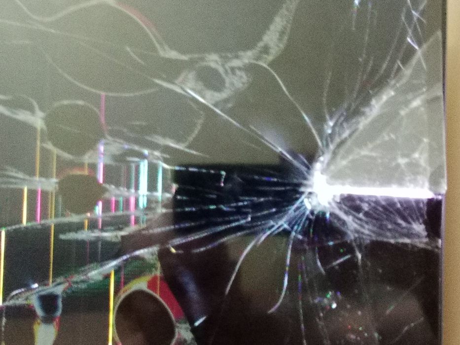 Телевизор YASIN 32 диагональ.