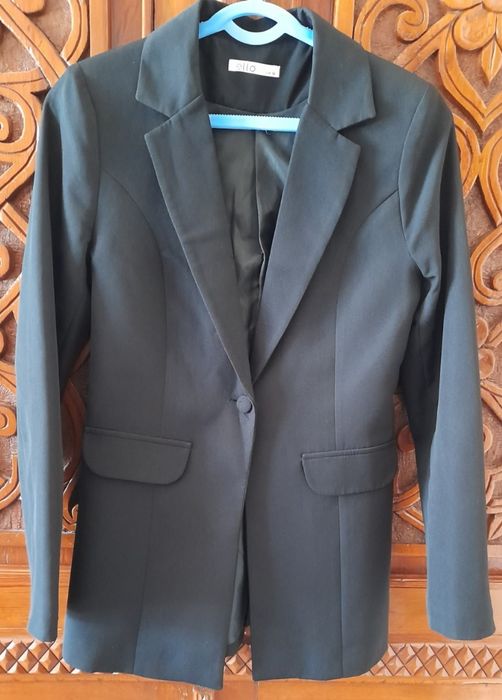 Аёл к,излар кастюмчиклари