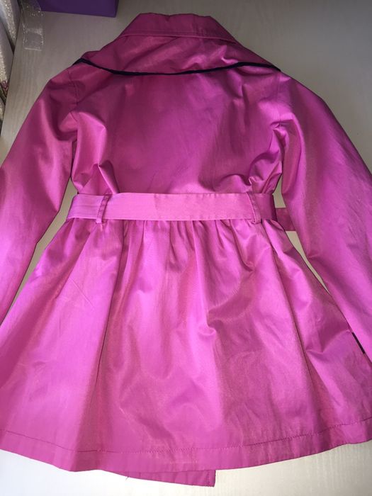 Продам плащ на 6-7 лет