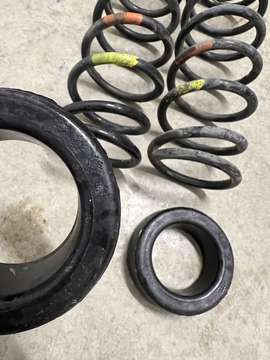 Оригинални Задни Пружини за Хонда Акорд 8 + чисто нови тампони