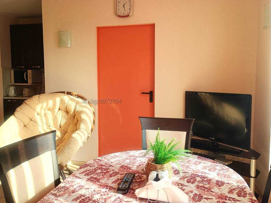 Продава се Тристаен апартамент в Несебър - 115 кв.м за 1174 €/кв.м - Снимка #2