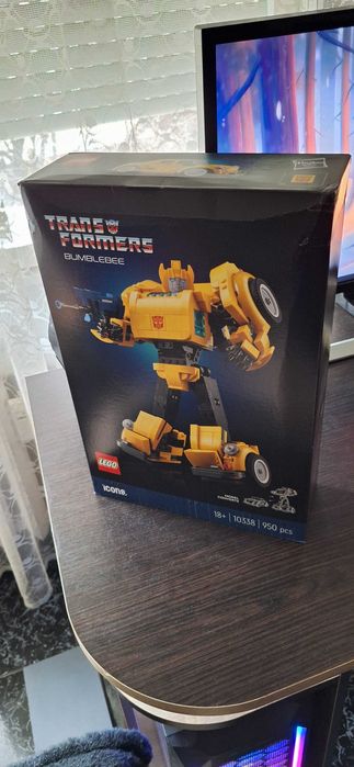 LEGO Transformers 10338 - Bumblebee