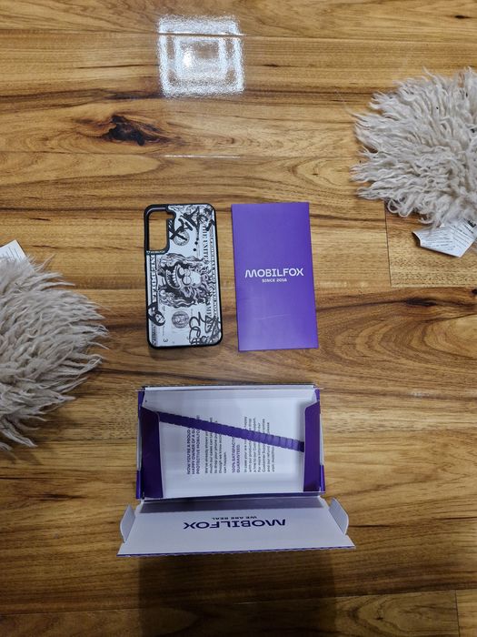 Кейс за SAMSUNG S22 plus протектор чисто нов от MOBILFOX