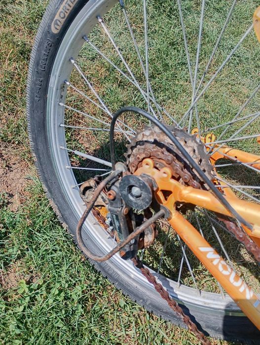 Vând bicicleta de copii mountec 20