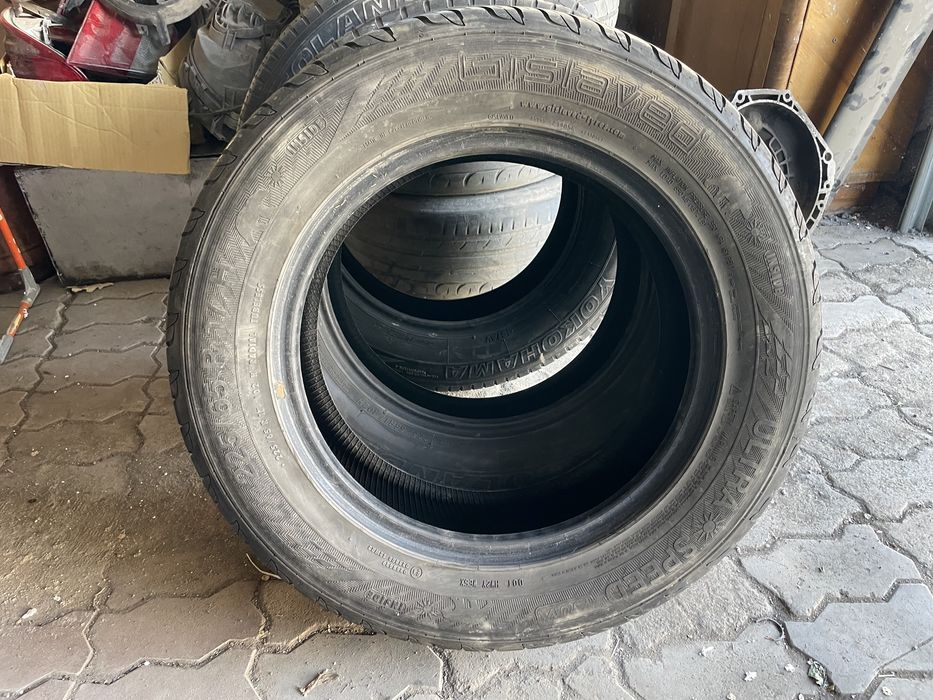 Продам комплект шин на 17