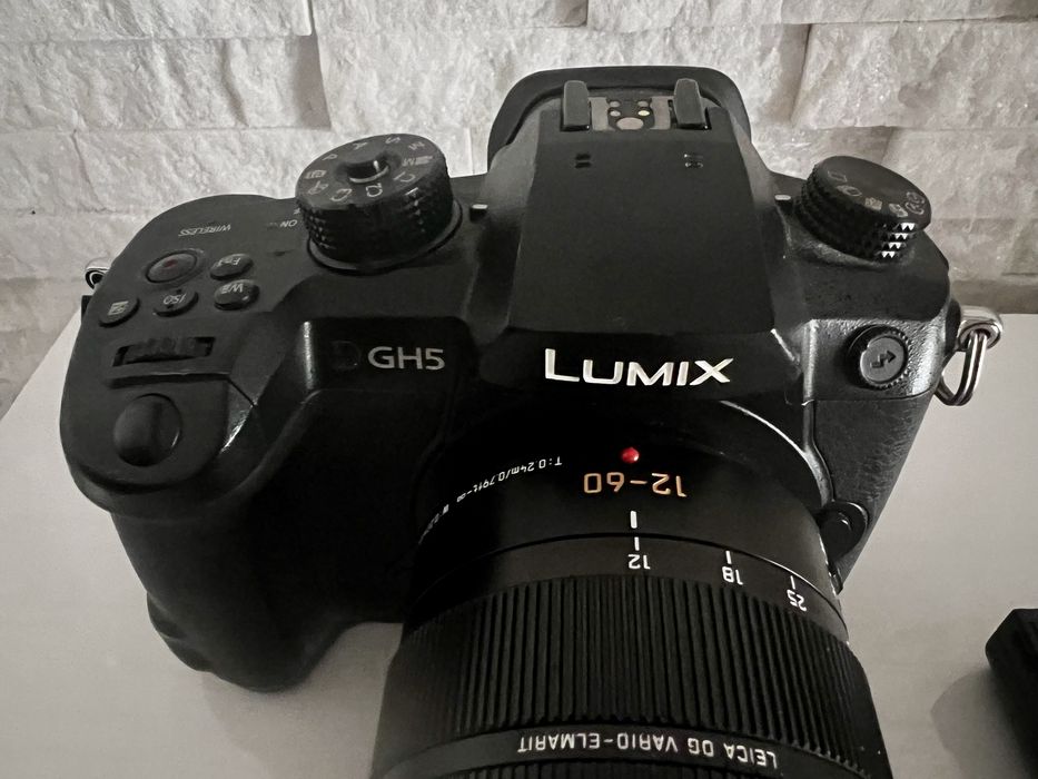 Panasonic GH5 със обектив Panasonic Leika 12-60