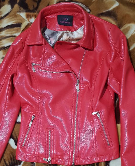 Нова! Кожаная отдам за пол цены