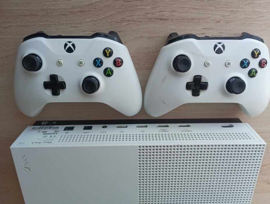 Xbox One S – 1T GB памет – отлично състояние – кутия