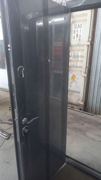 Дверь входная металлическая