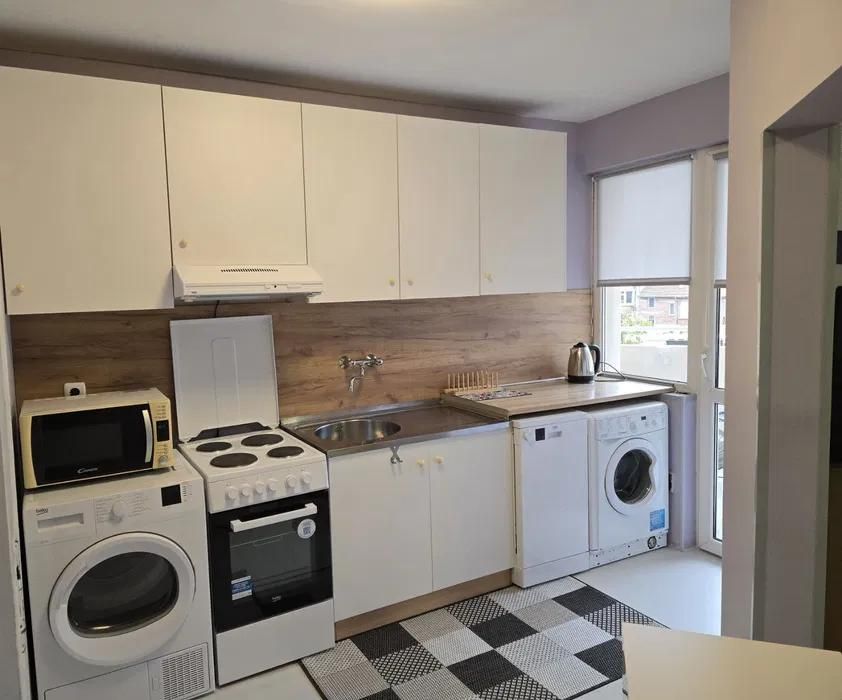 Дава се под наем Четиристаен апартамент в Пловдив, Христо Смирненски - 100 кв.м за 600 € - Снимка #1