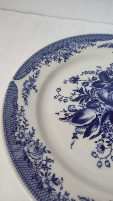 *Kahla* ГДР порцеланови чинии и купа