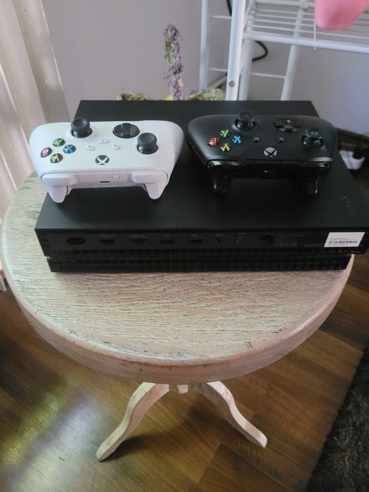 Xbox One X  1TB Impecabil + GTA 5,FC24