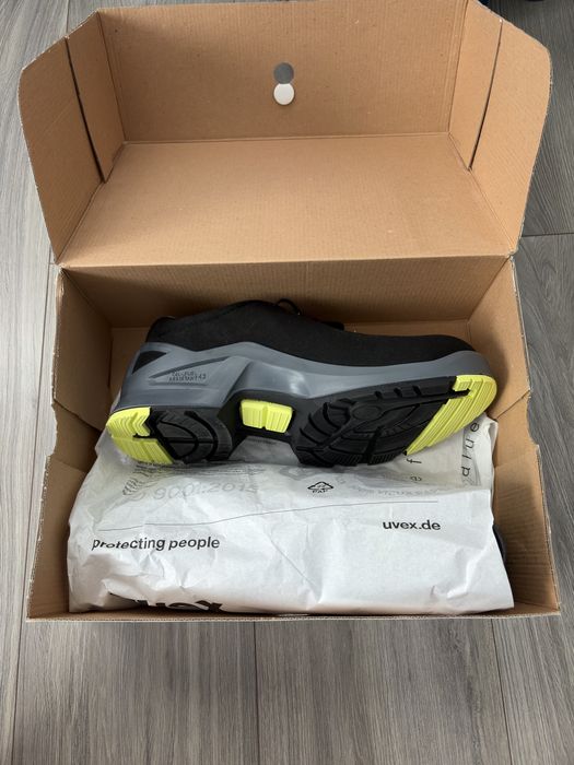 Pantofi de munca UVEX  1 S2 SRC